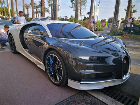 t 88898|T 88898, Bugatti Chiron (Dubai) License plate of the UAE.